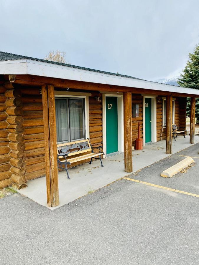 Green Creek Inn And Rv Park Wapiti Exterior photo