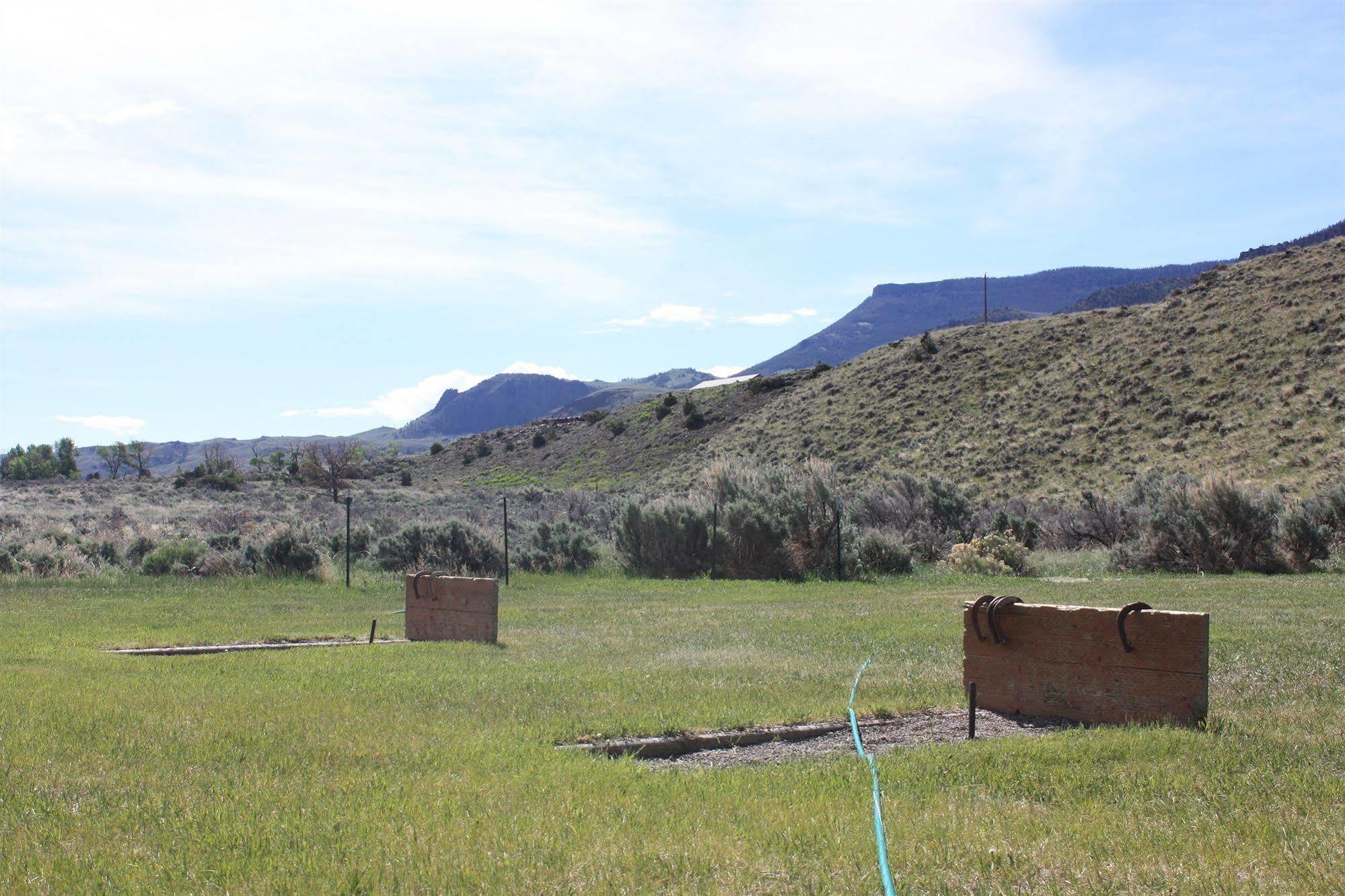 Green Creek Inn And Rv Park Wapiti Exterior photo